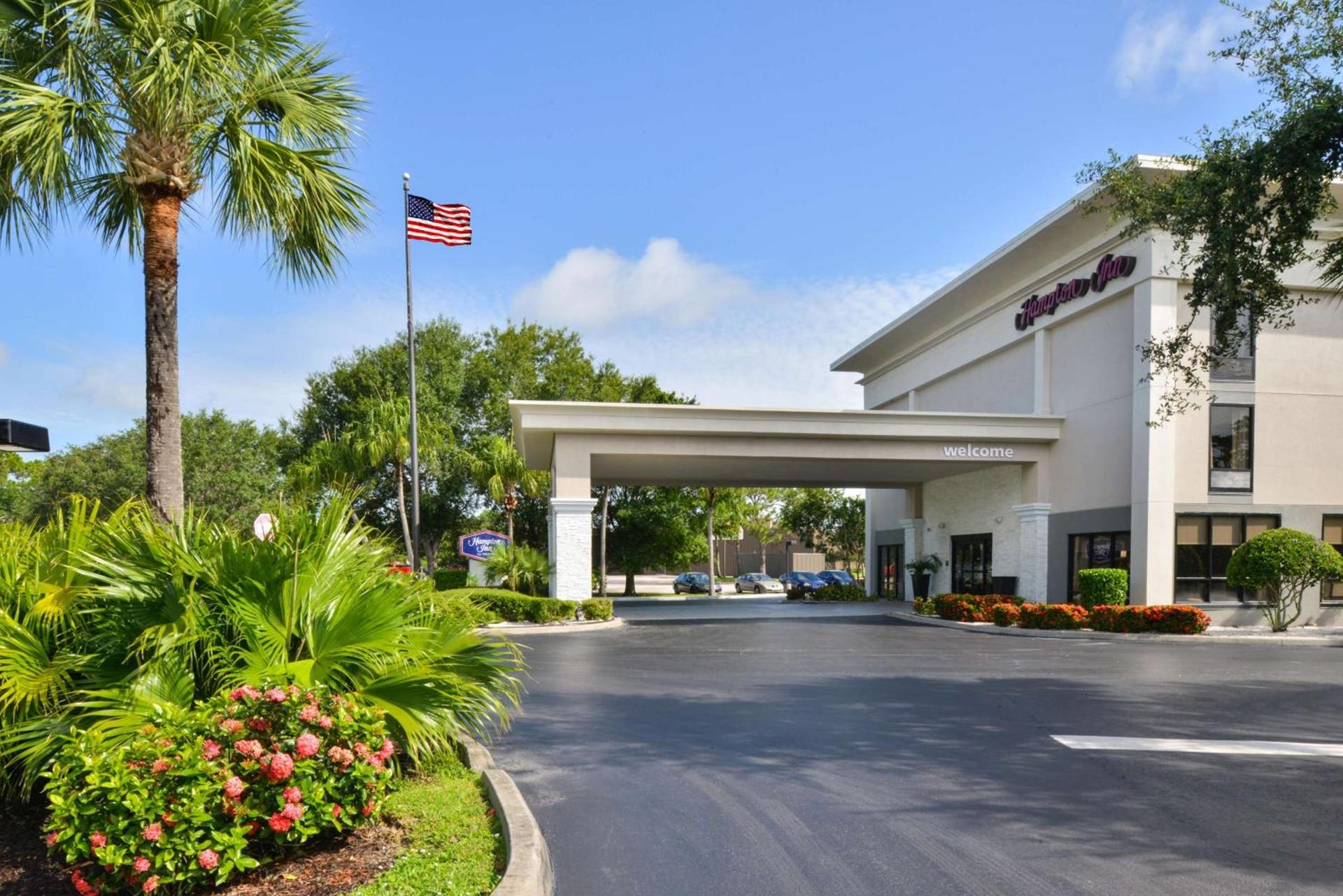 Hampton Inn Vero Beach Outlets photo 2