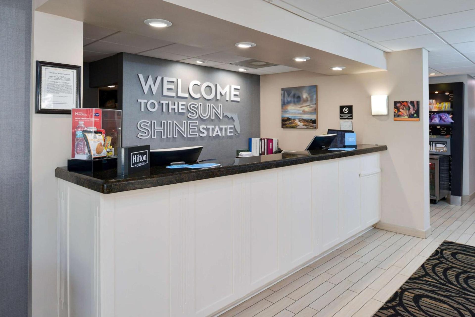 Hampton Inn Vero Beach Outlets photo 4