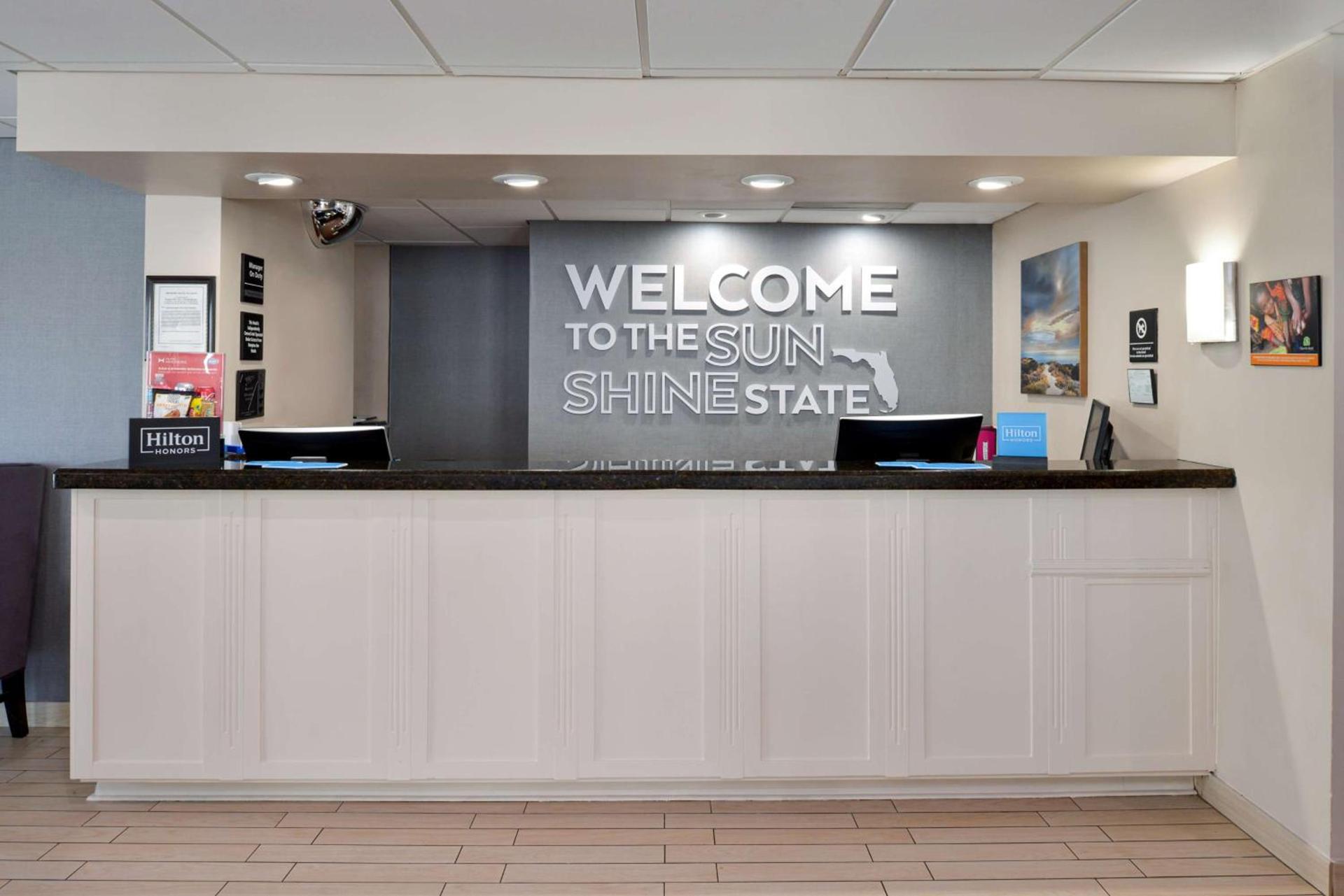Hampton Inn Vero Beach Outlets photo 5