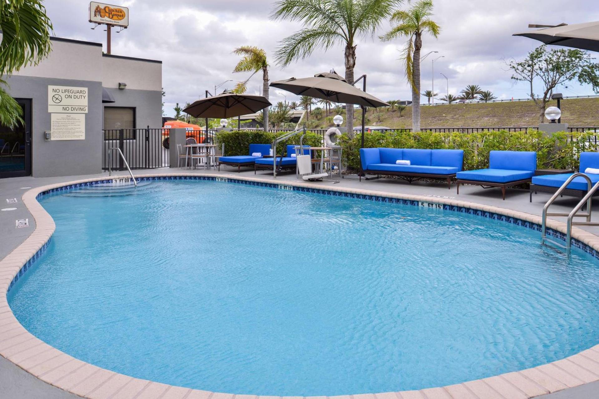 Hampton Inn Vero Beach Outlets photo 6