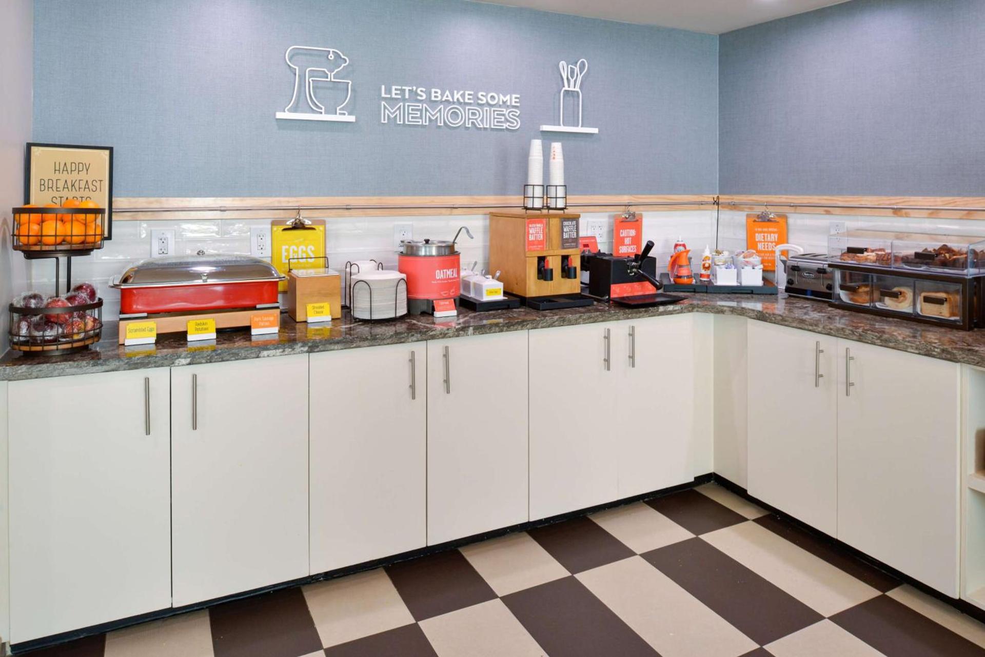 Hampton Inn Vero Beach Outlets photo 11