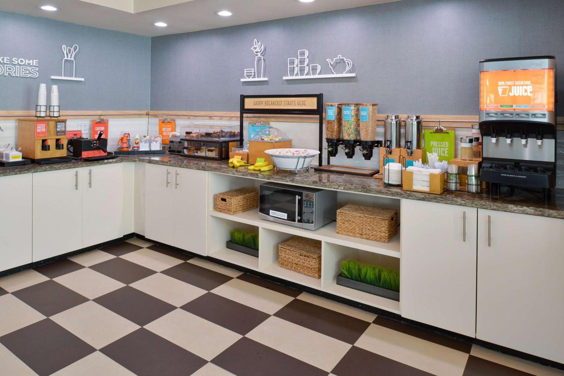 Hampton Inn Vero Beach Outlets photo 15