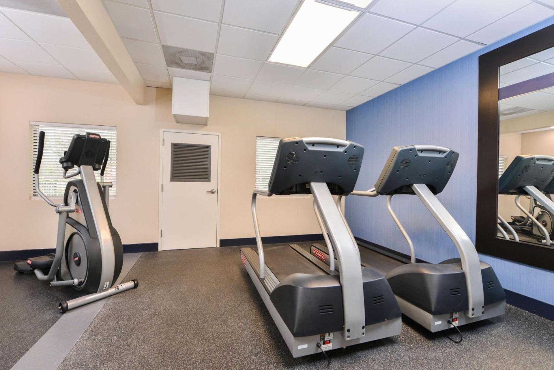 Hampton Inn Vero Beach Outlets photo 19