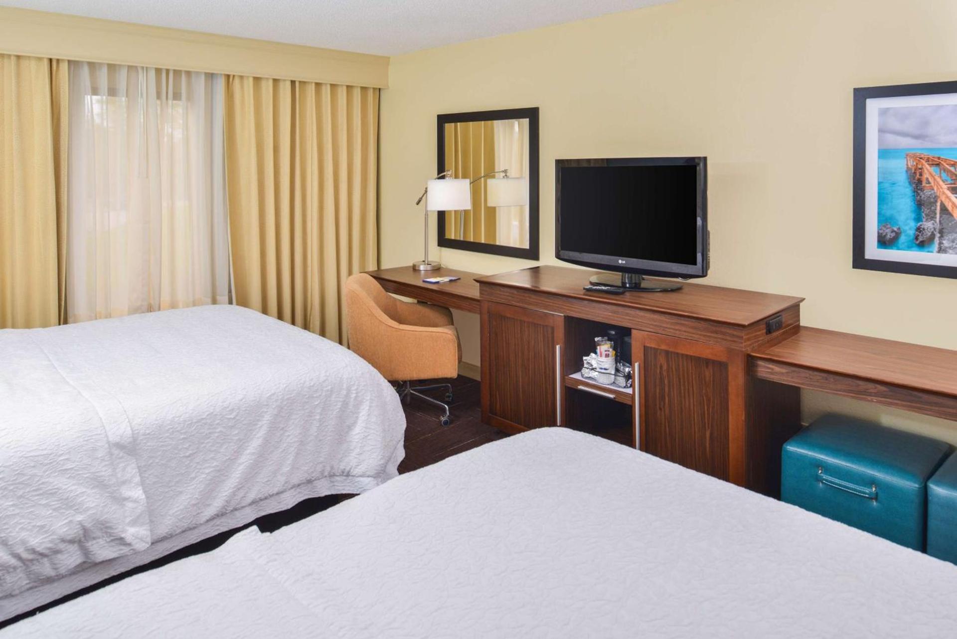 Hampton Inn Vero Beach Outlets photo 22