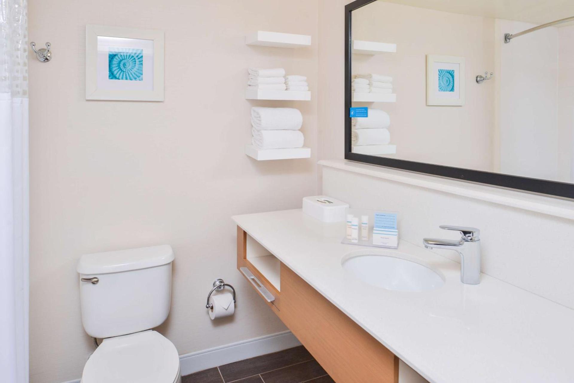 Hampton Inn Vero Beach Outlets photo 23