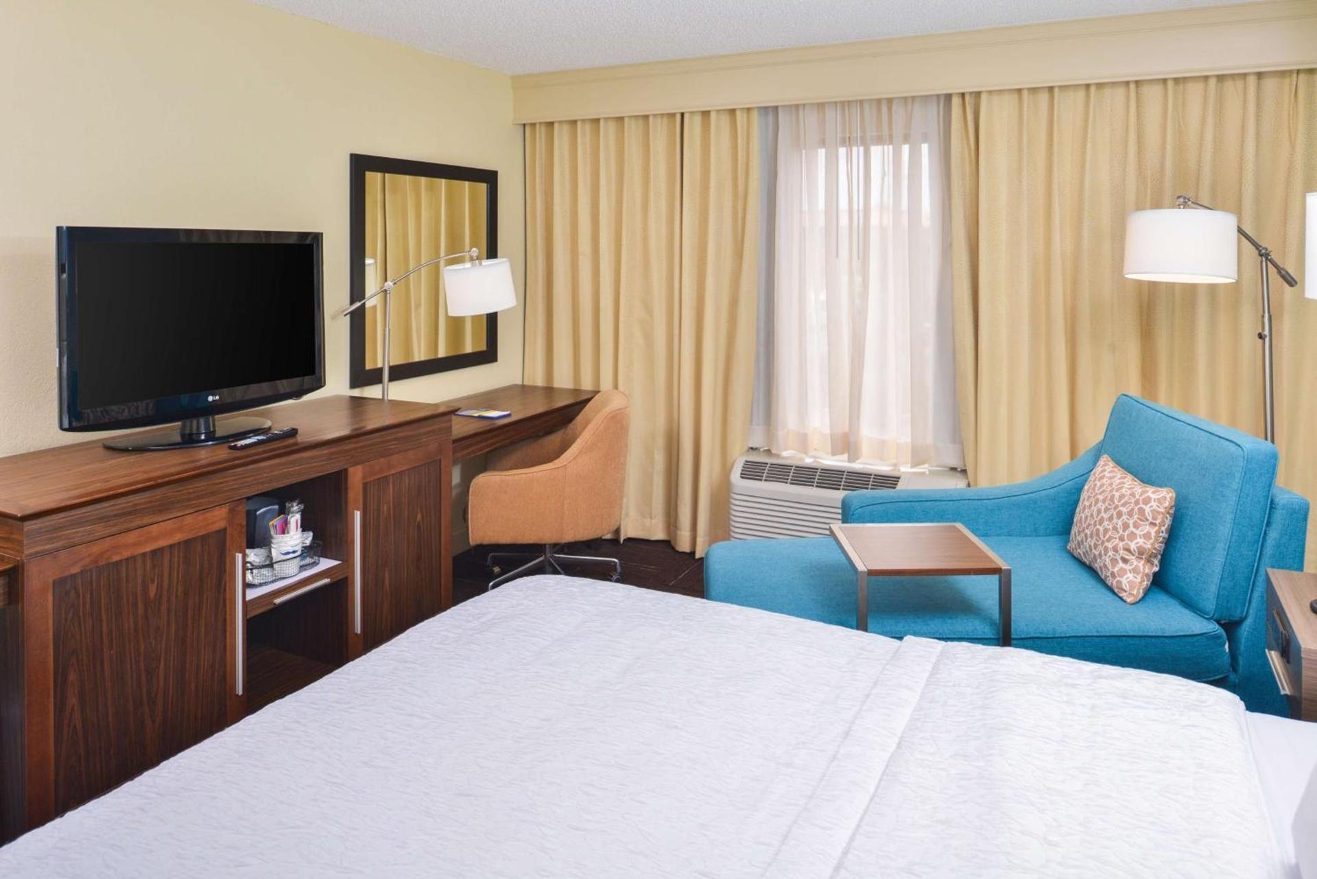 Hampton Inn Vero Beach Outlets photo 26