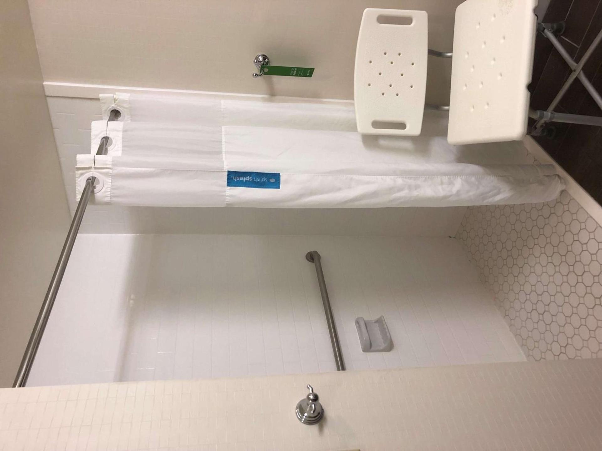 Hampton Inn Vero Beach Outlets photo 30