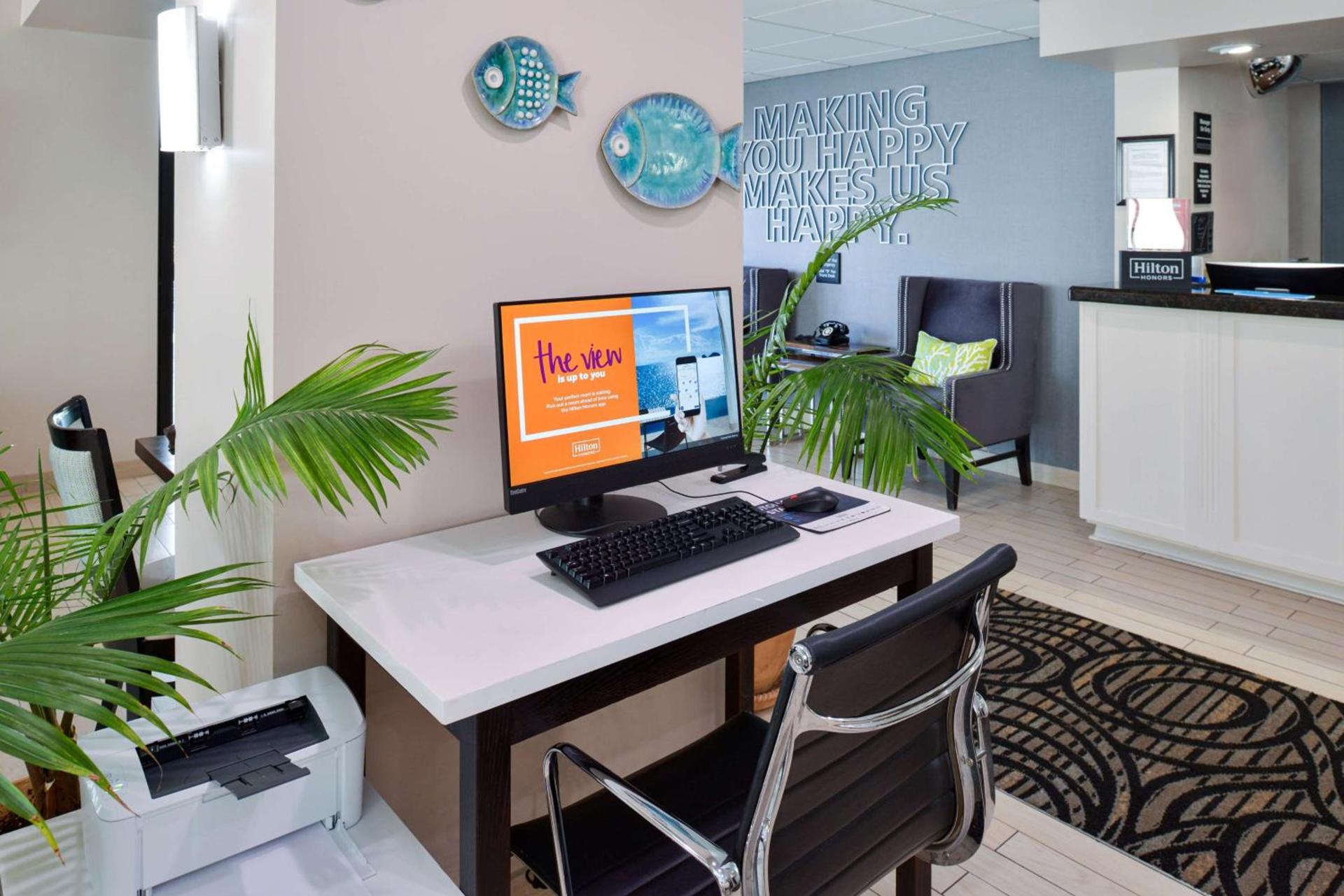 Hampton Inn Vero Beach Outlets photo 32