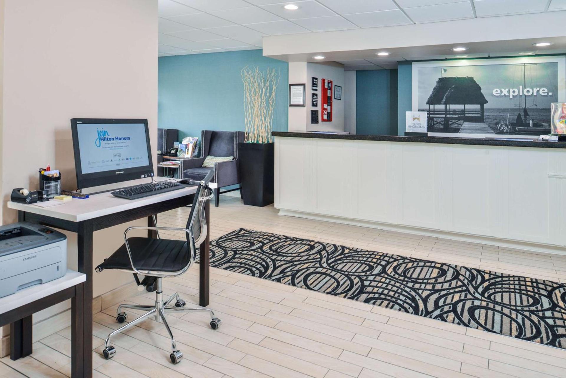 Hampton Inn Vero Beach Outlets photo 33