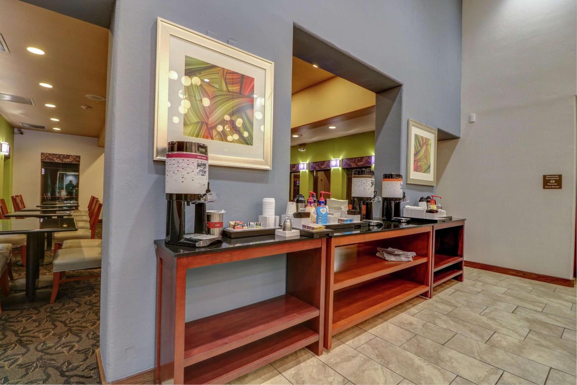 Hampton Inn Tropicana photo 18
