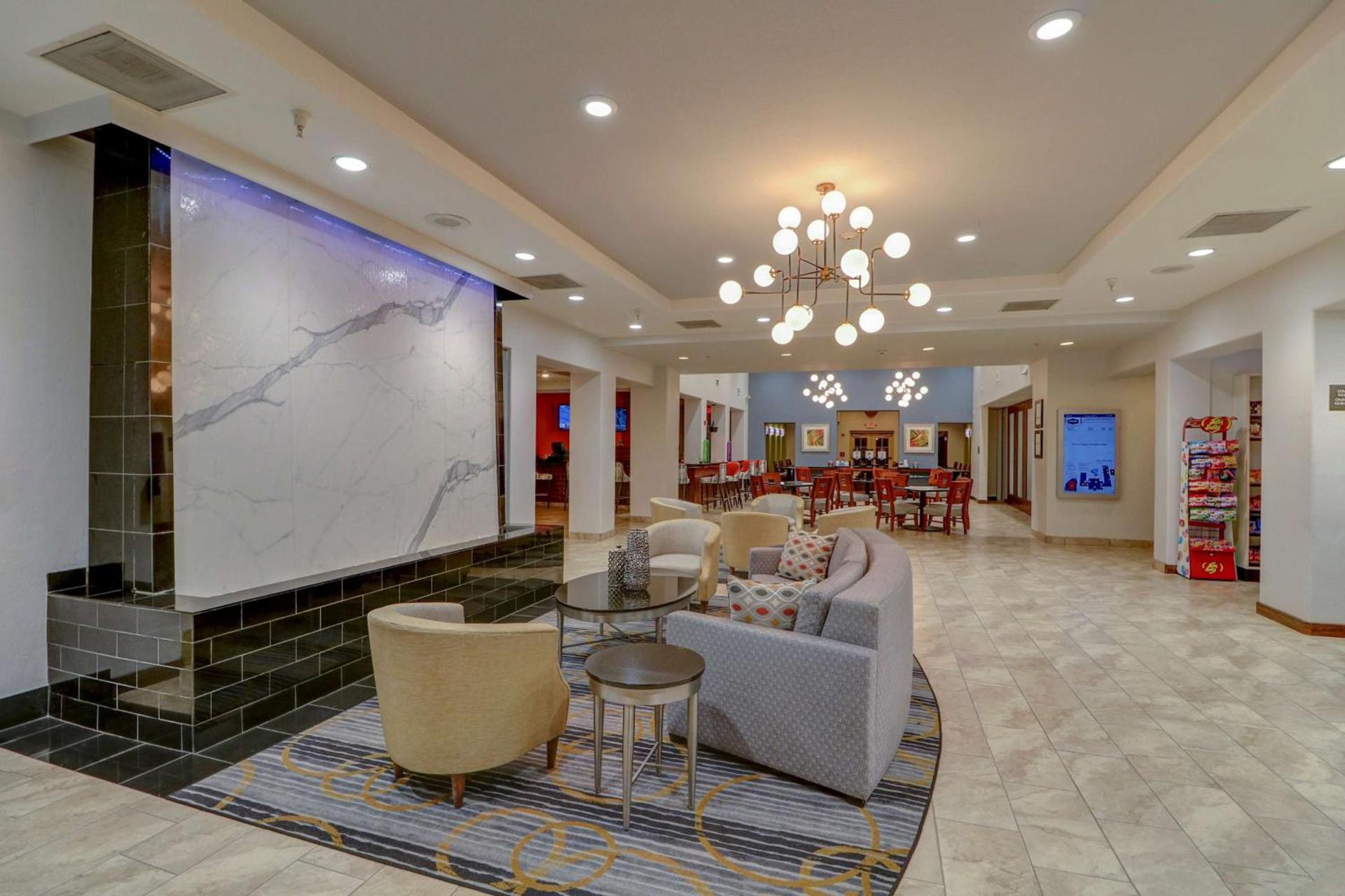 Hampton Inn Tropicana photo 19
