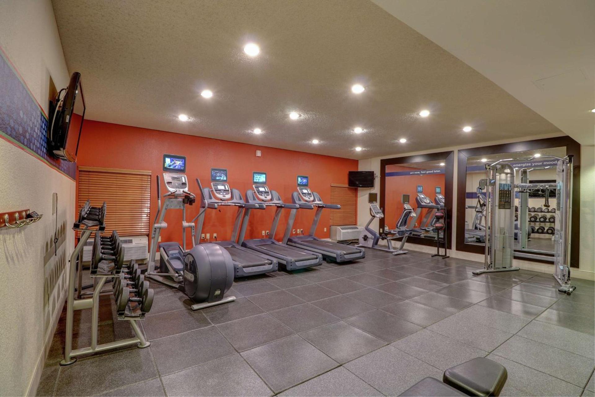 Hampton Inn Tropicana photo 29