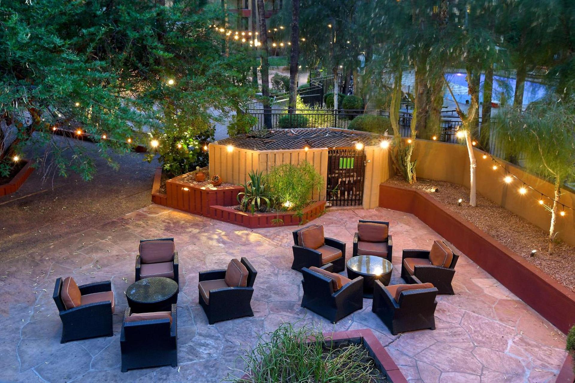 DoubleTree by Hilton Phoenix- Tempe photo 3