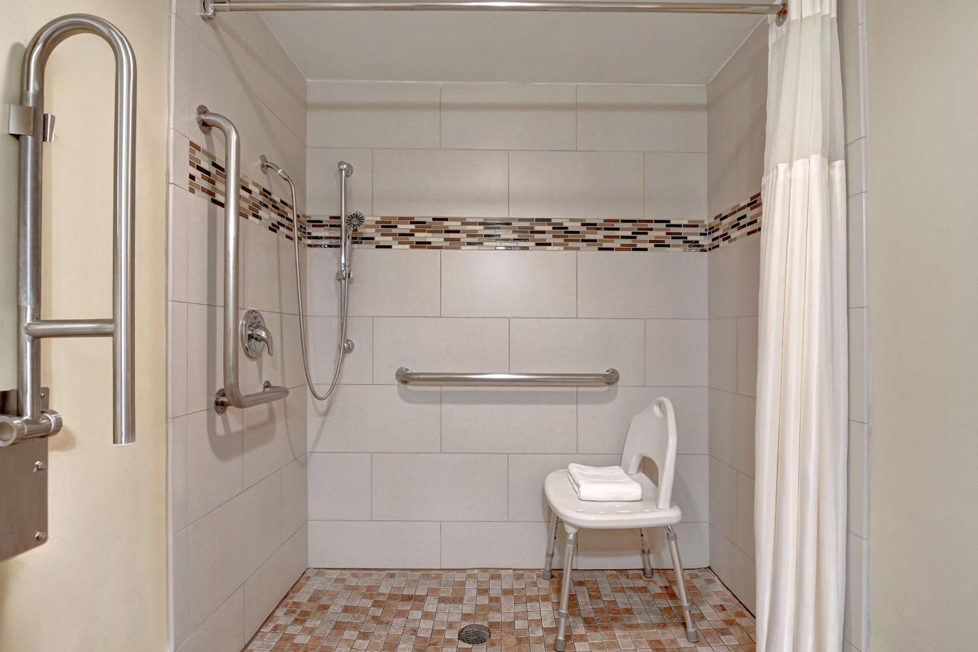 DoubleTree by Hilton Phoenix- Tempe photo 22