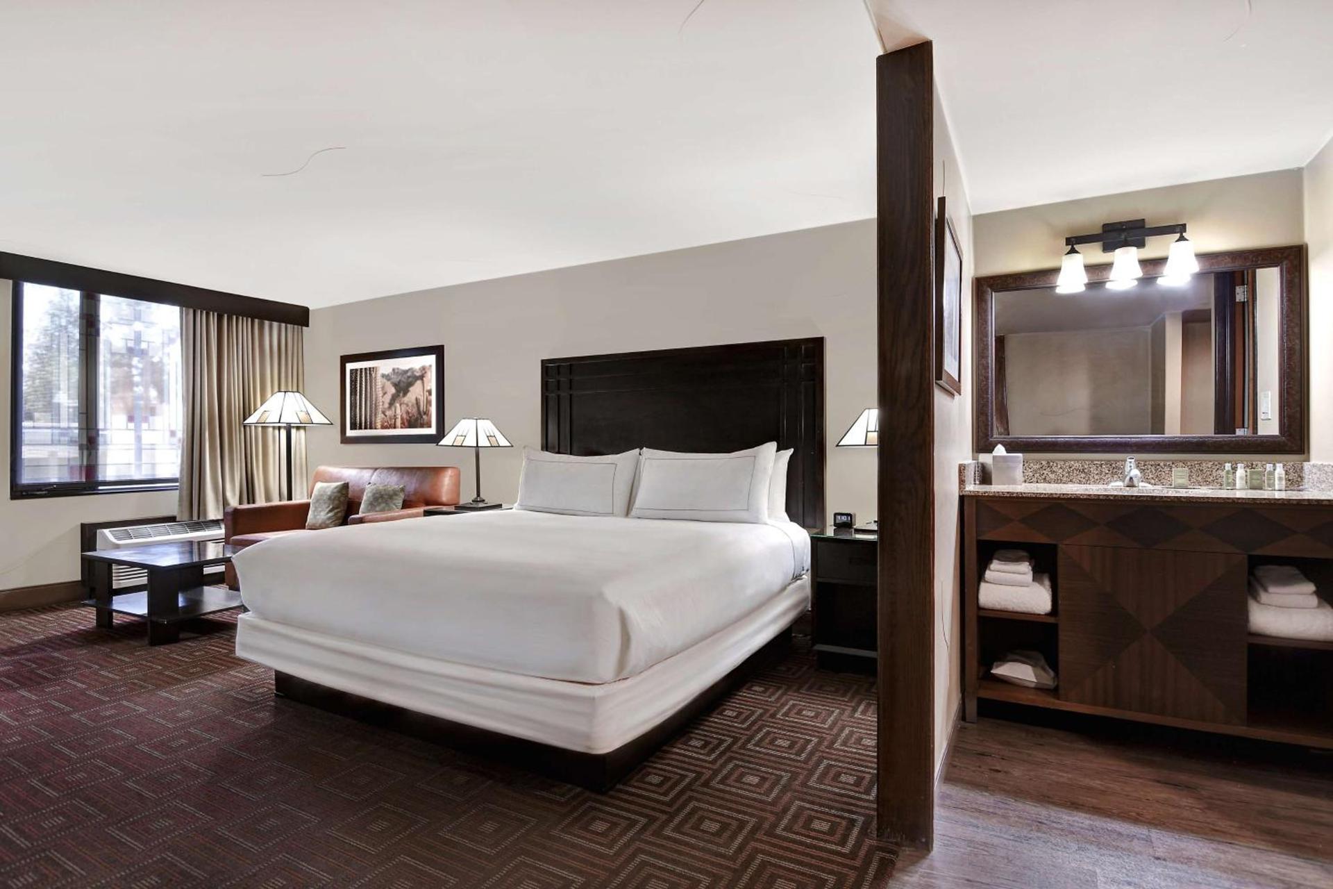 DoubleTree by Hilton Phoenix- Tempe photo 24
