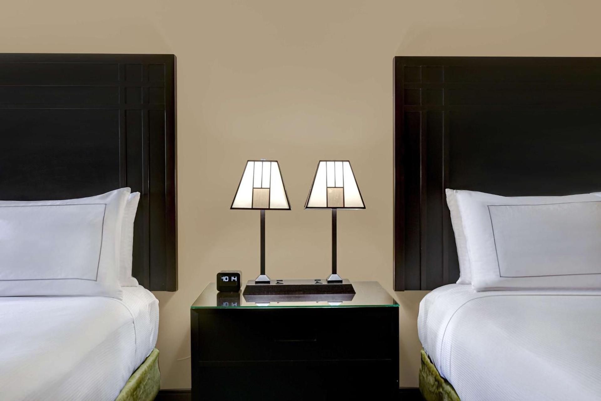 DoubleTree by Hilton Phoenix- Tempe photo 27