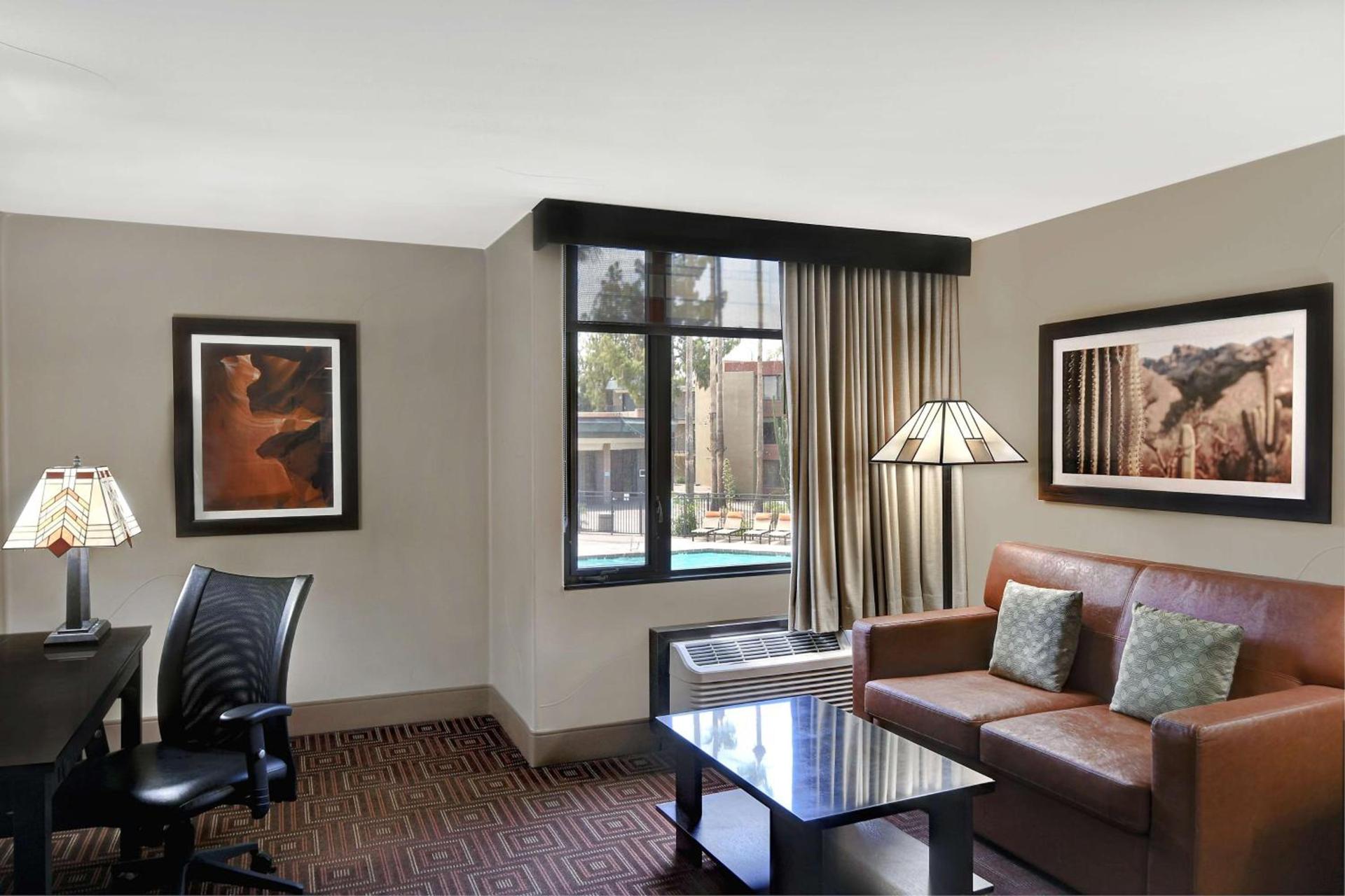 DoubleTree by Hilton Phoenix- Tempe photo 28