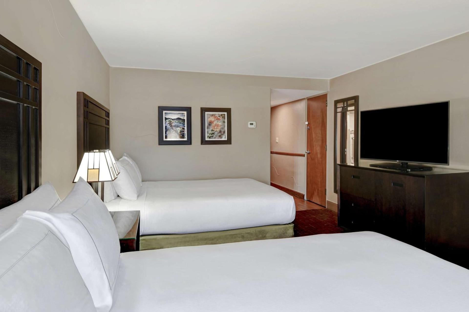 DoubleTree by Hilton Phoenix- Tempe photo 30