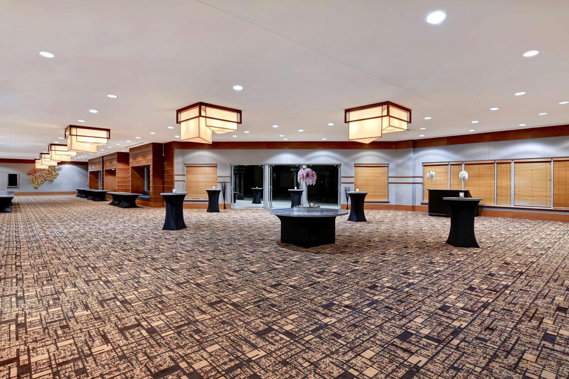 DoubleTree by Hilton Phoenix- Tempe photo 39