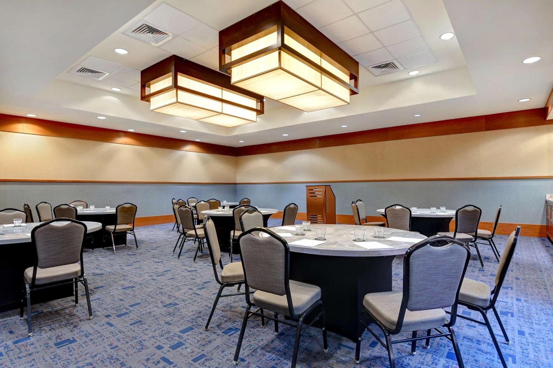 DoubleTree by Hilton Phoenix- Tempe photo 40