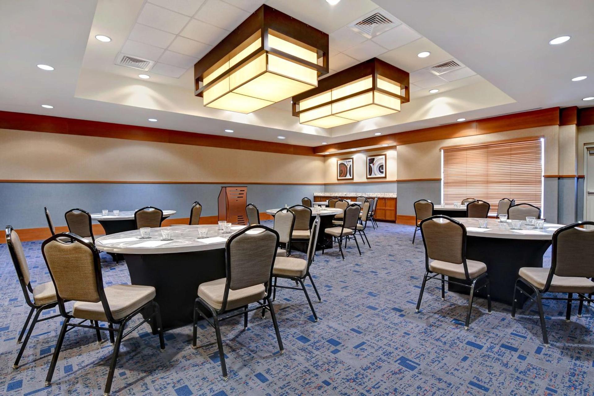 DoubleTree by Hilton Phoenix- Tempe photo 41