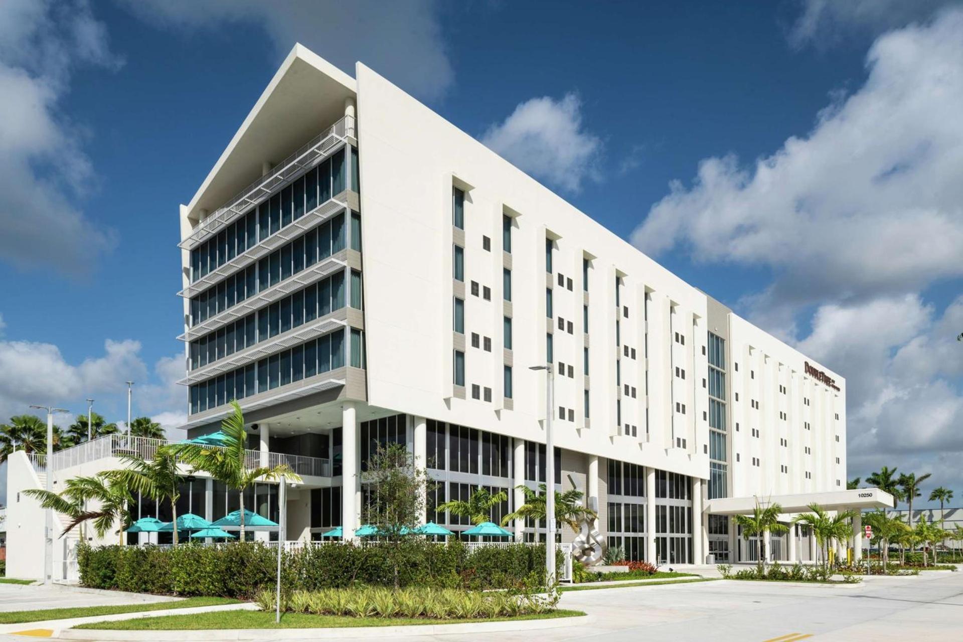 DoubleTree by Hilton Miami Doral photo 5