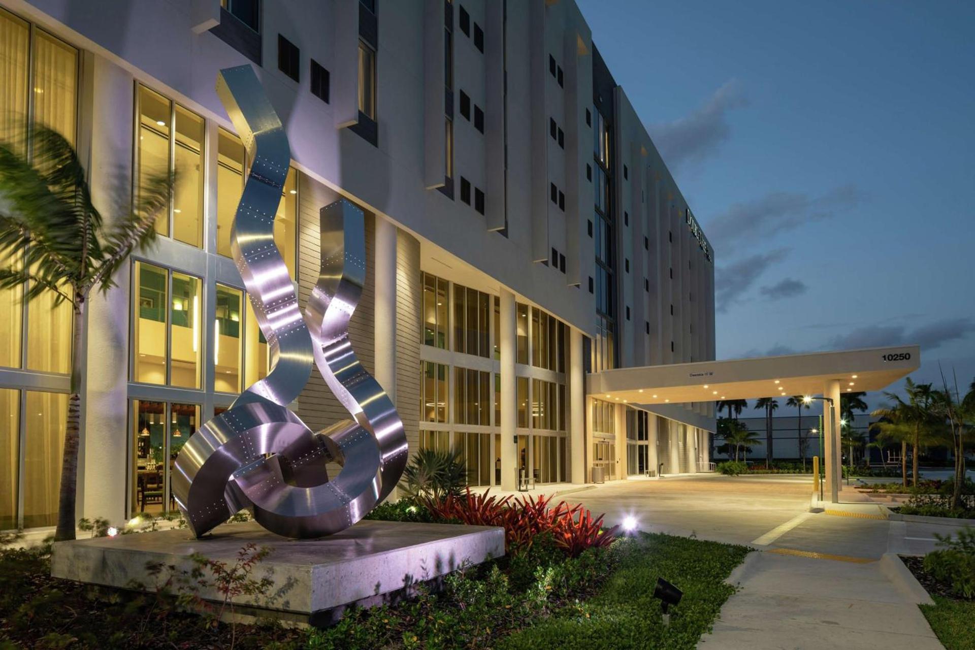 DoubleTree by Hilton Miami Doral photo 7