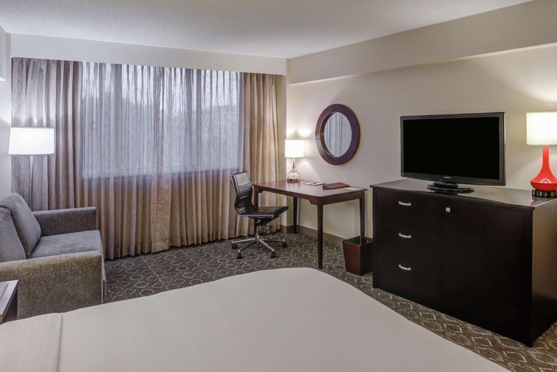 DoubleTree by Hilton Atlanta North Druid Hills/Emory Area photo 27