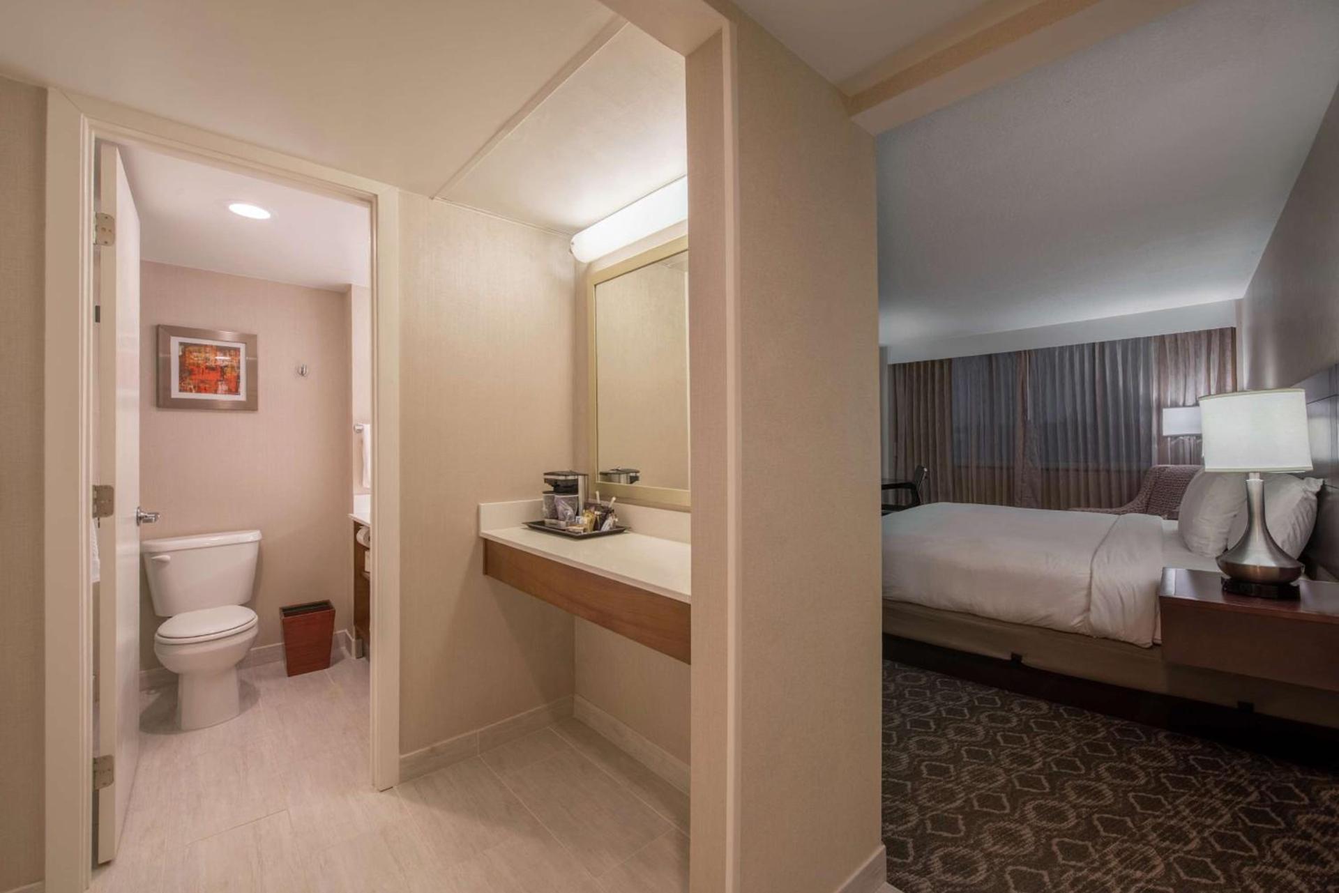 DoubleTree by Hilton Atlanta North Druid Hills/Emory Area photo 26