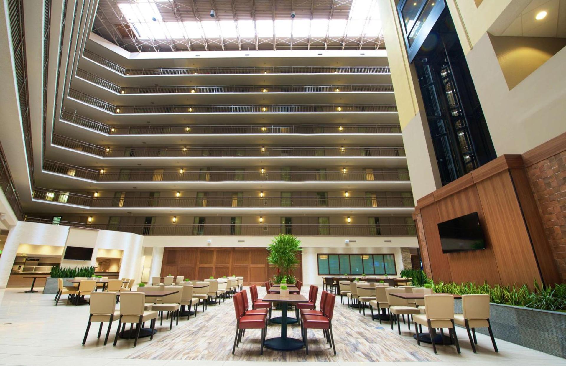 Embassy Suites by Hilton Portland Tigard photo 10