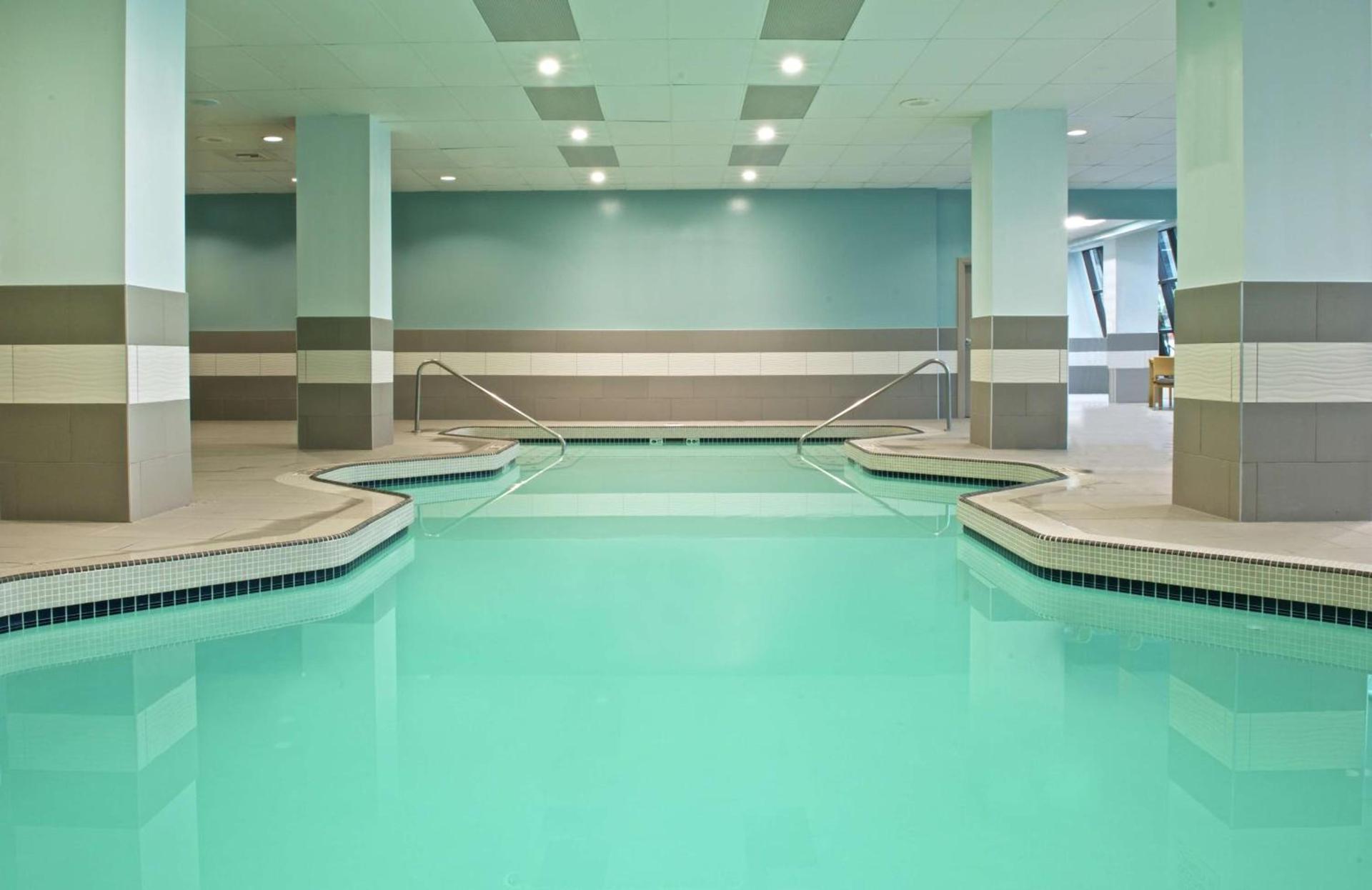 Embassy Suites by Hilton Portland Tigard photo 2