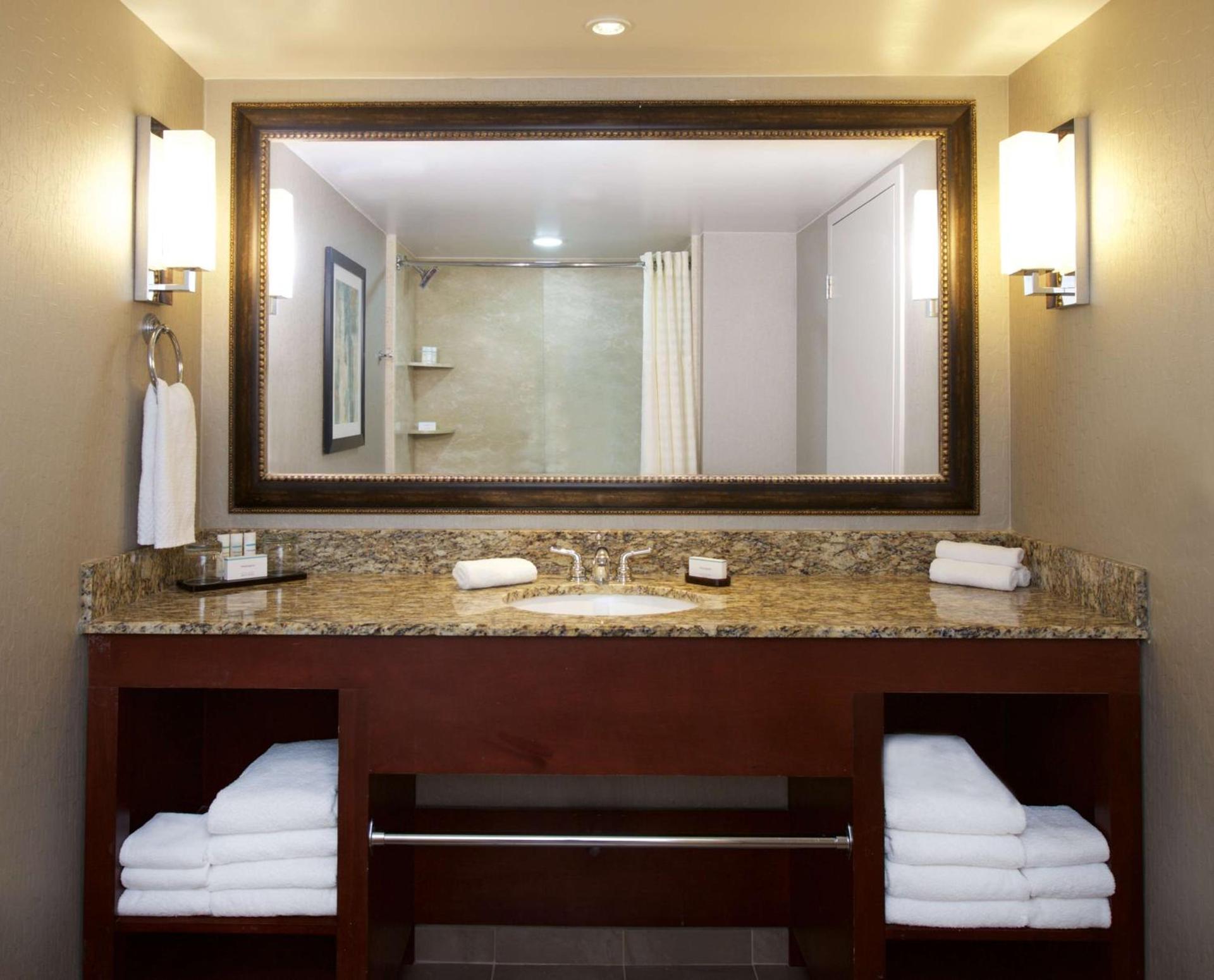 Embassy Suites by Hilton Portland Tigard photo 32