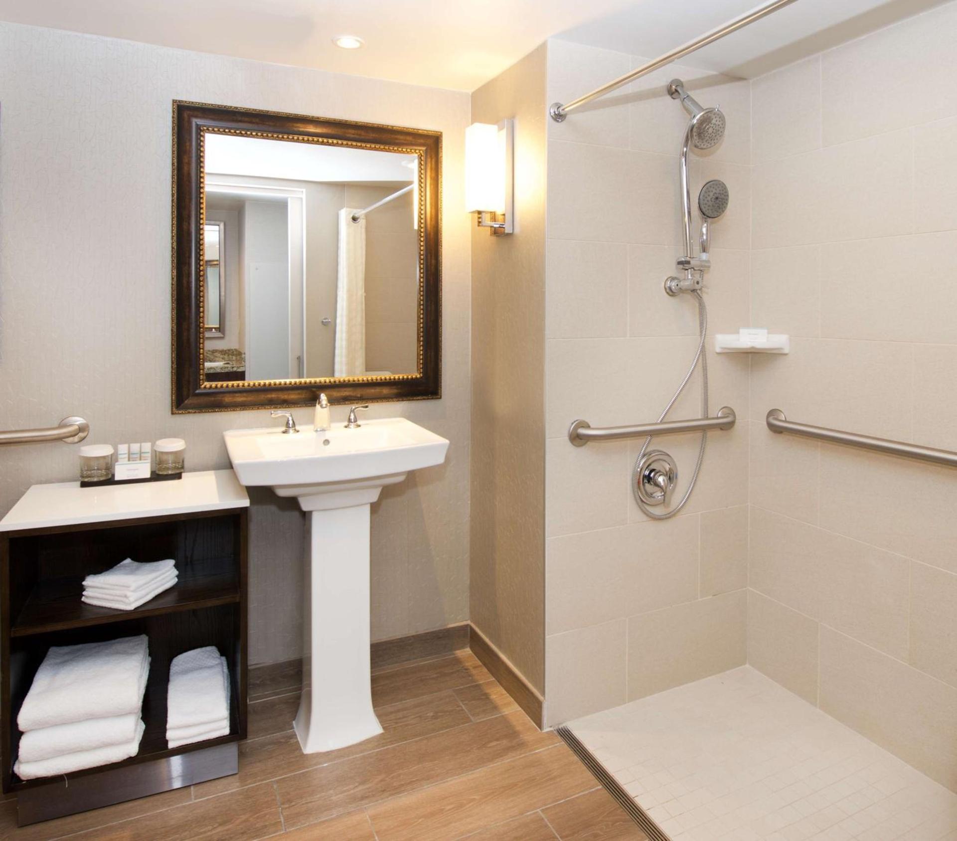 Embassy Suites by Hilton Portland Tigard photo 34