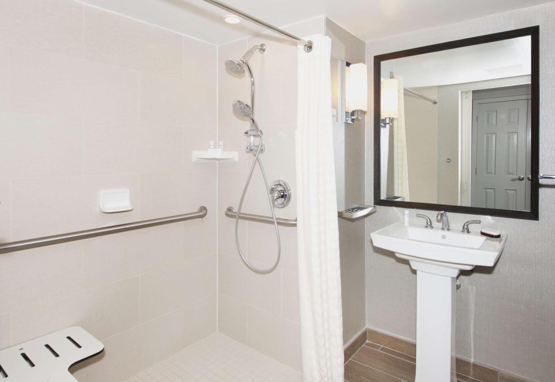 Embassy Suites by Hilton Portland Tigard photo 50