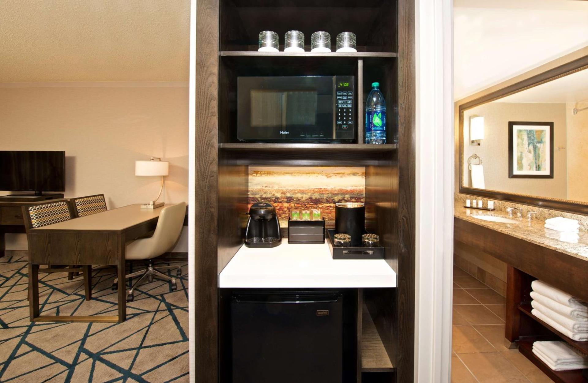 Embassy Suites by Hilton Portland Tigard photo 81