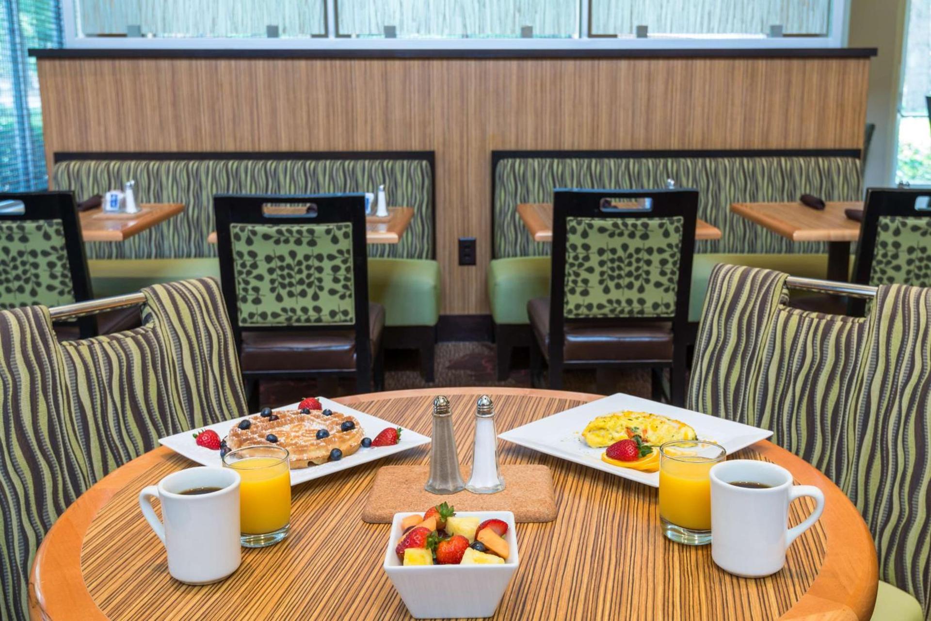 Hilton Garden Inn Atlanta North/Alpharetta photo 21
