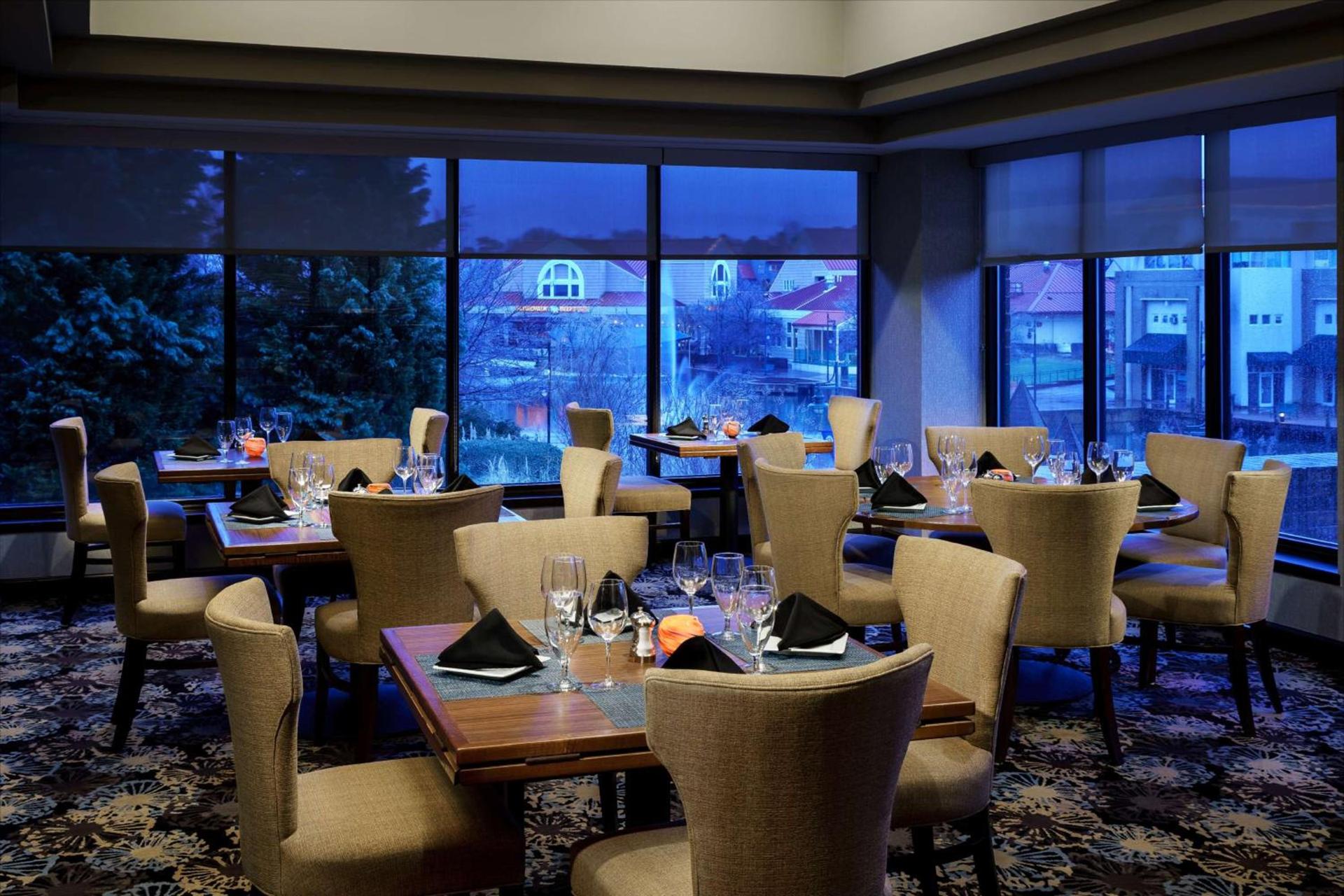 Hilton Charlotte University Place photo 11