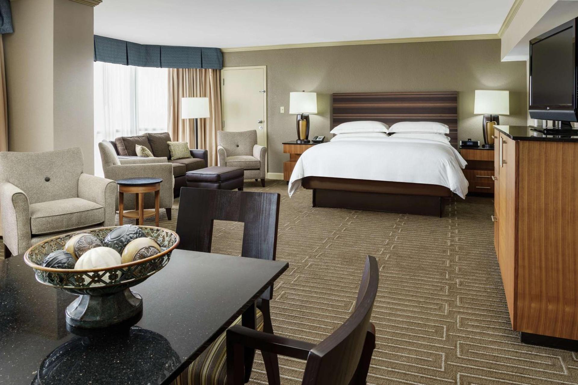 Hilton Charlotte University Place photo 21