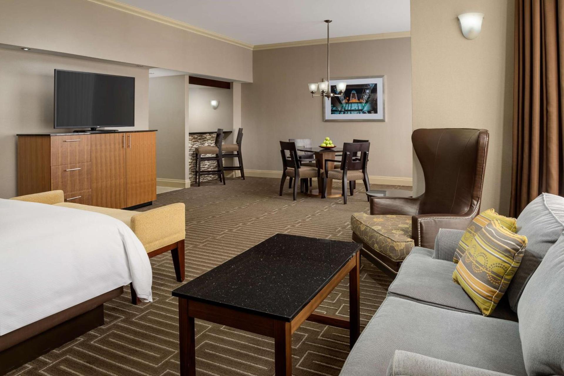 Hilton Charlotte University Place photo 66