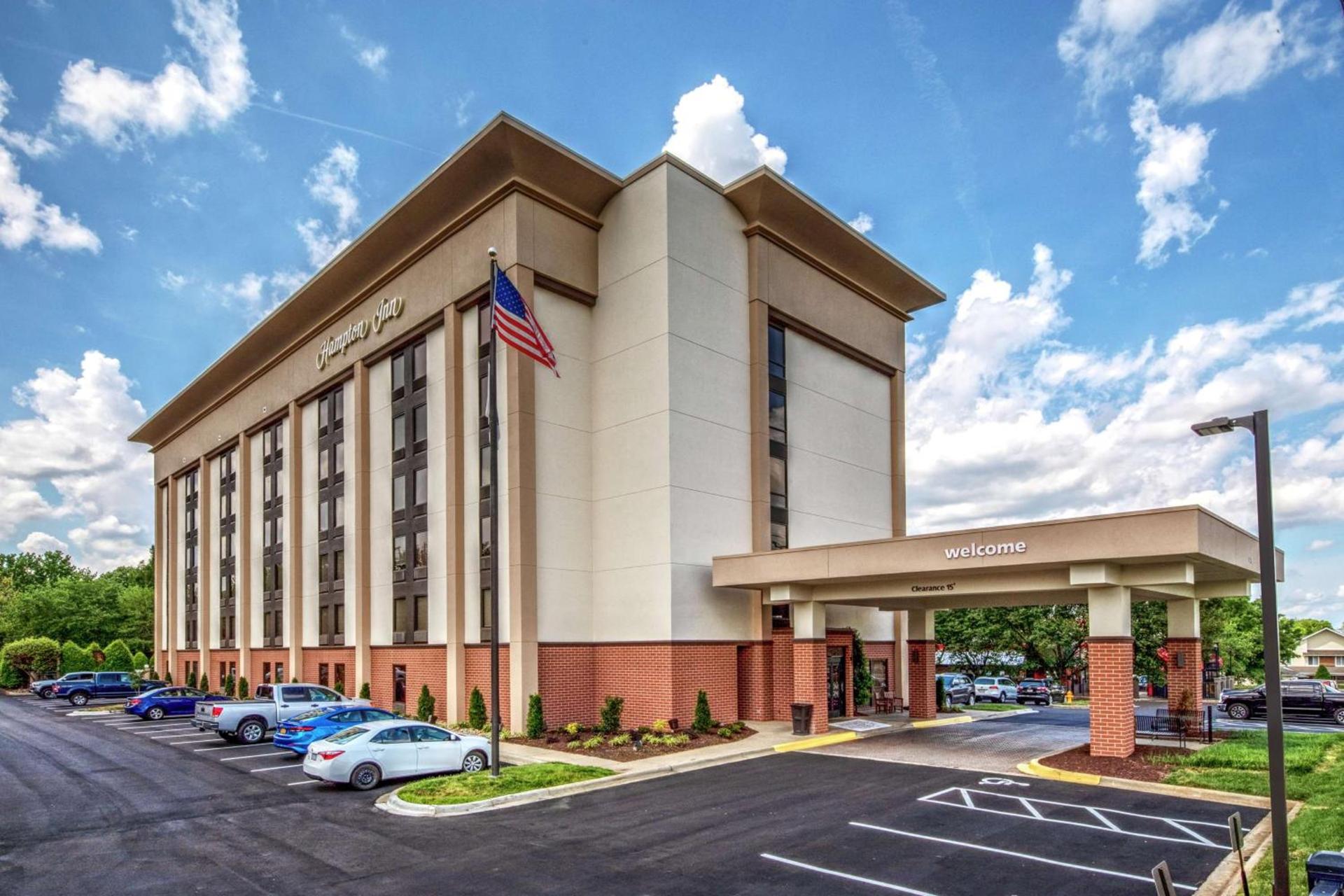 Hampton Inn Charlotte University Place photo 2