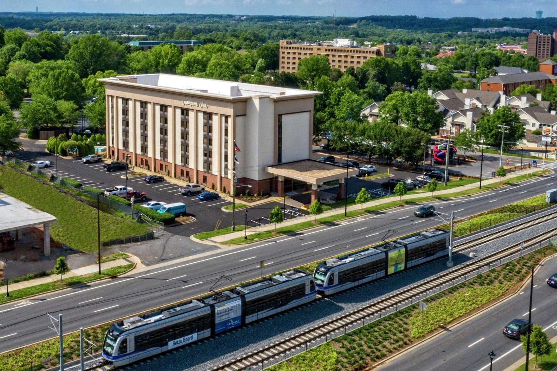 Hampton Inn Charlotte University Place photo 3