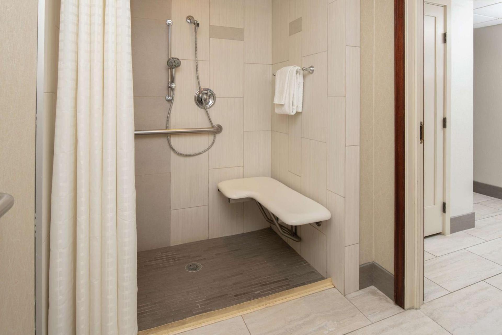 Hilton Bellevue photo 6