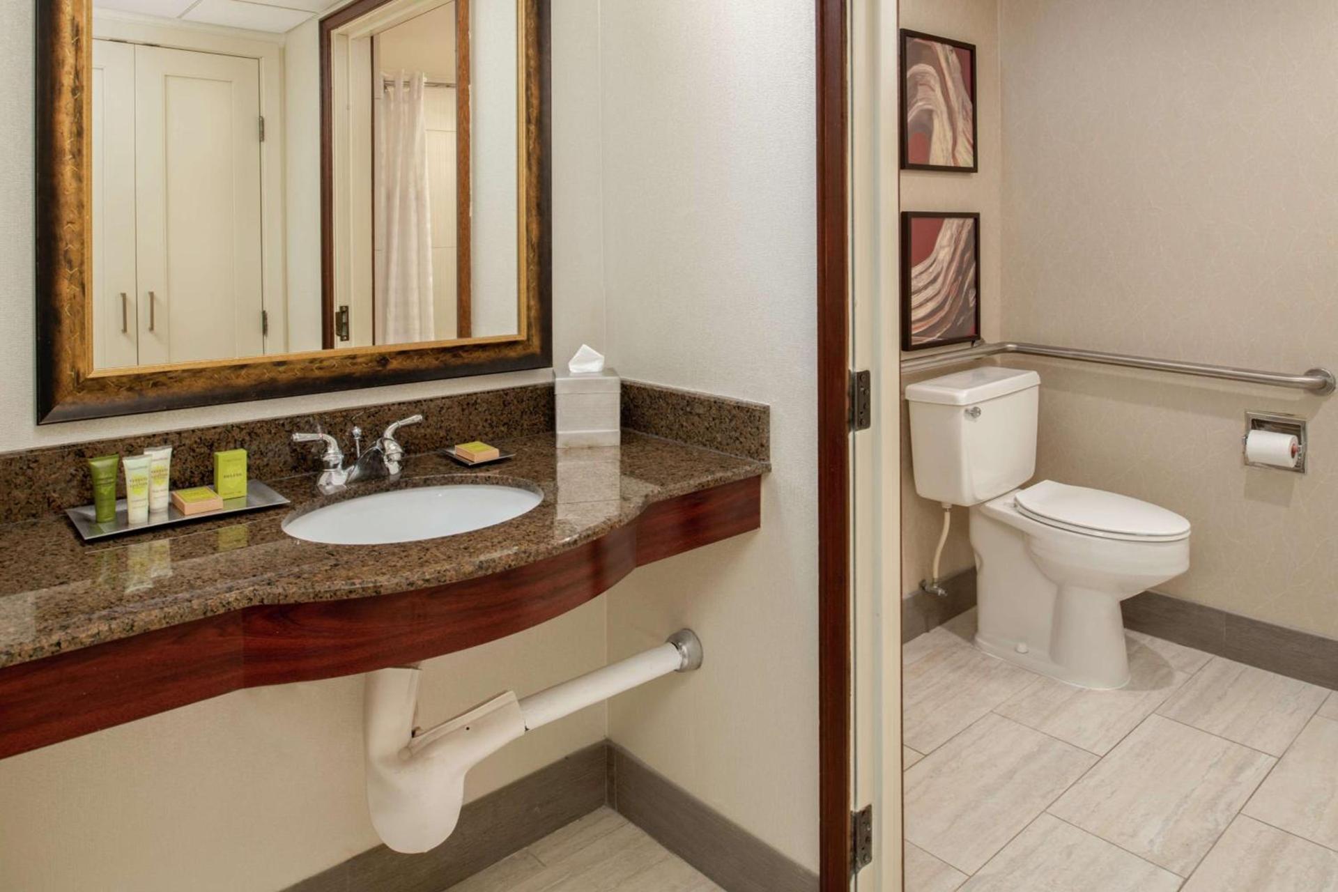 Hilton Bellevue photo 29