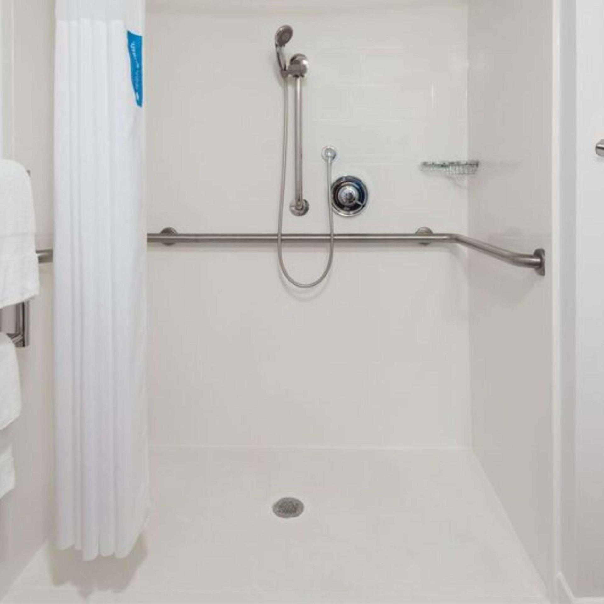 Hampton Inn Atlanta Perimeter Center photo 12