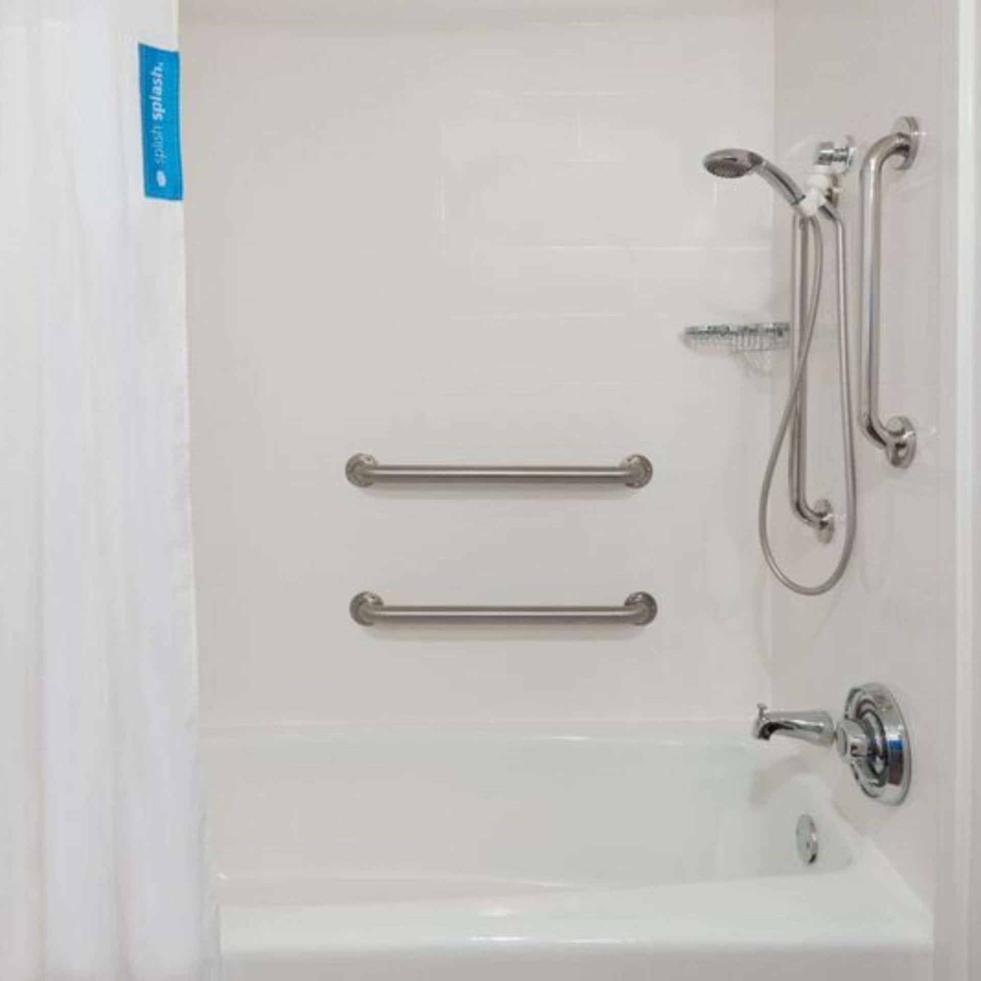 Hampton Inn Atlanta Perimeter Center photo 13