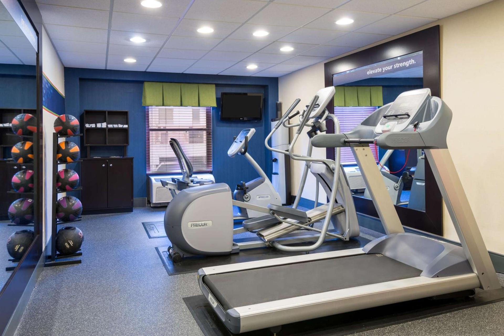 Hampton Inn Atlanta Perimeter Center photo 11
