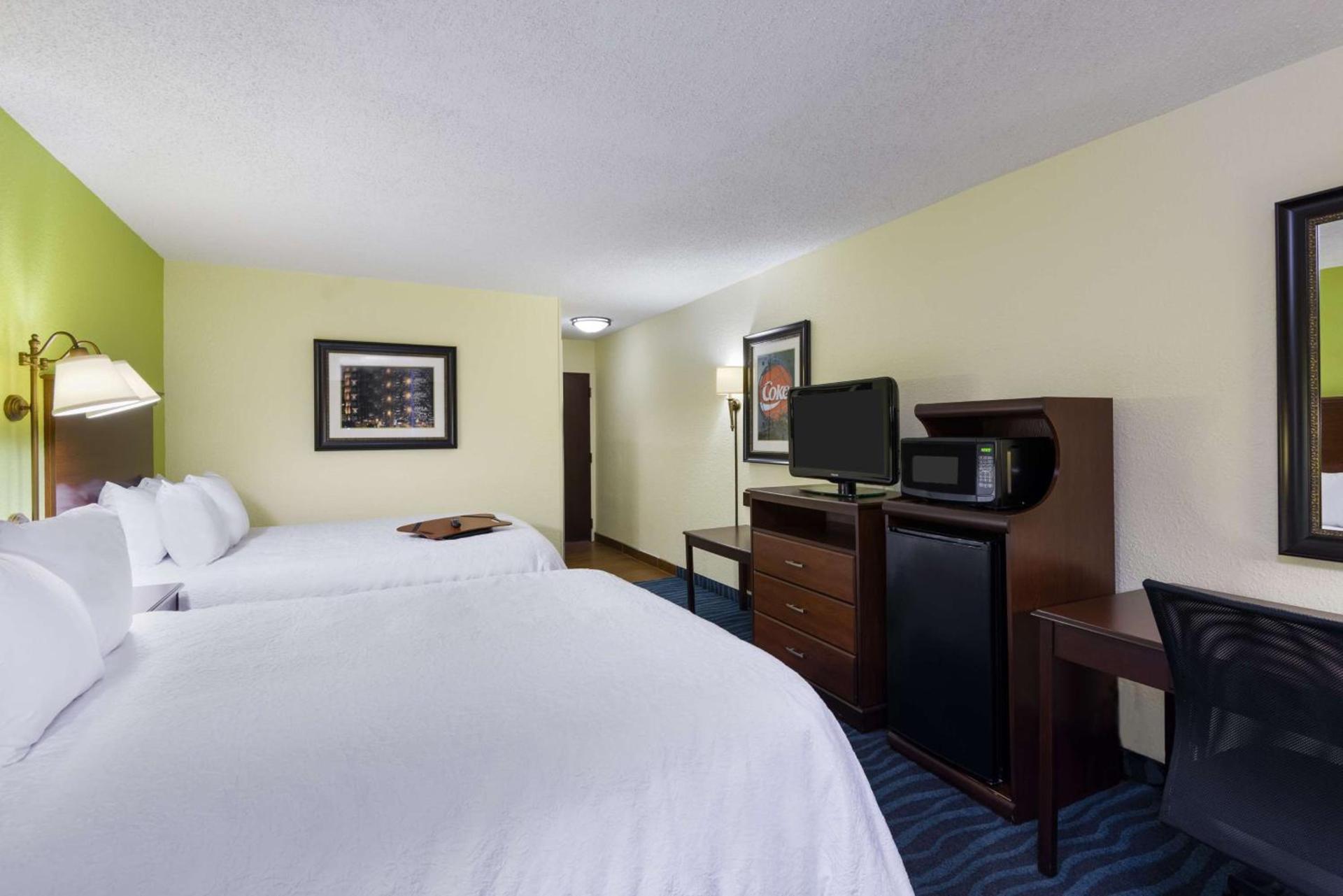 Hampton Inn Atlanta Perimeter Center photo 16
