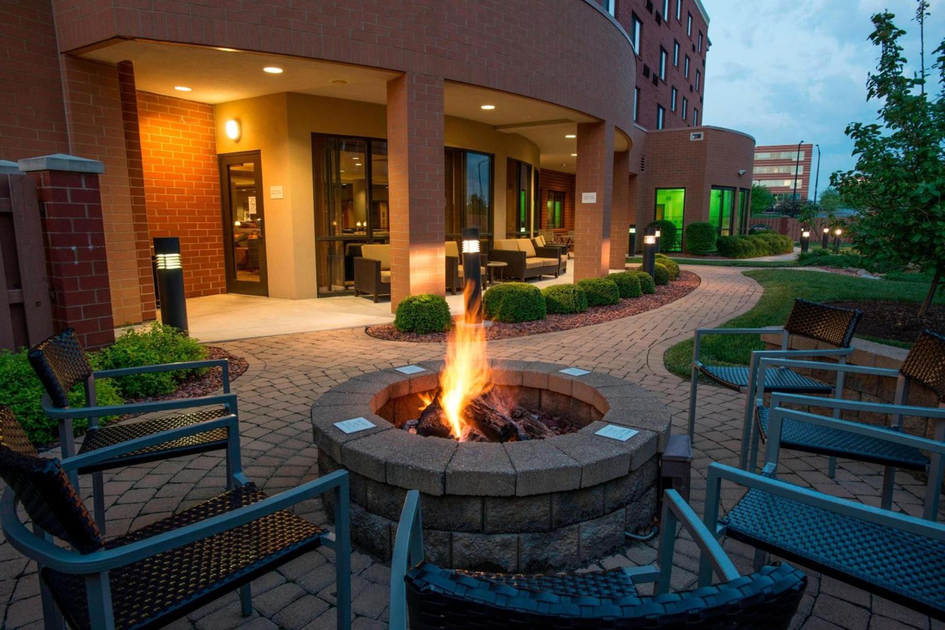 Courtyard Cincinnati North at Union Centre photo 22