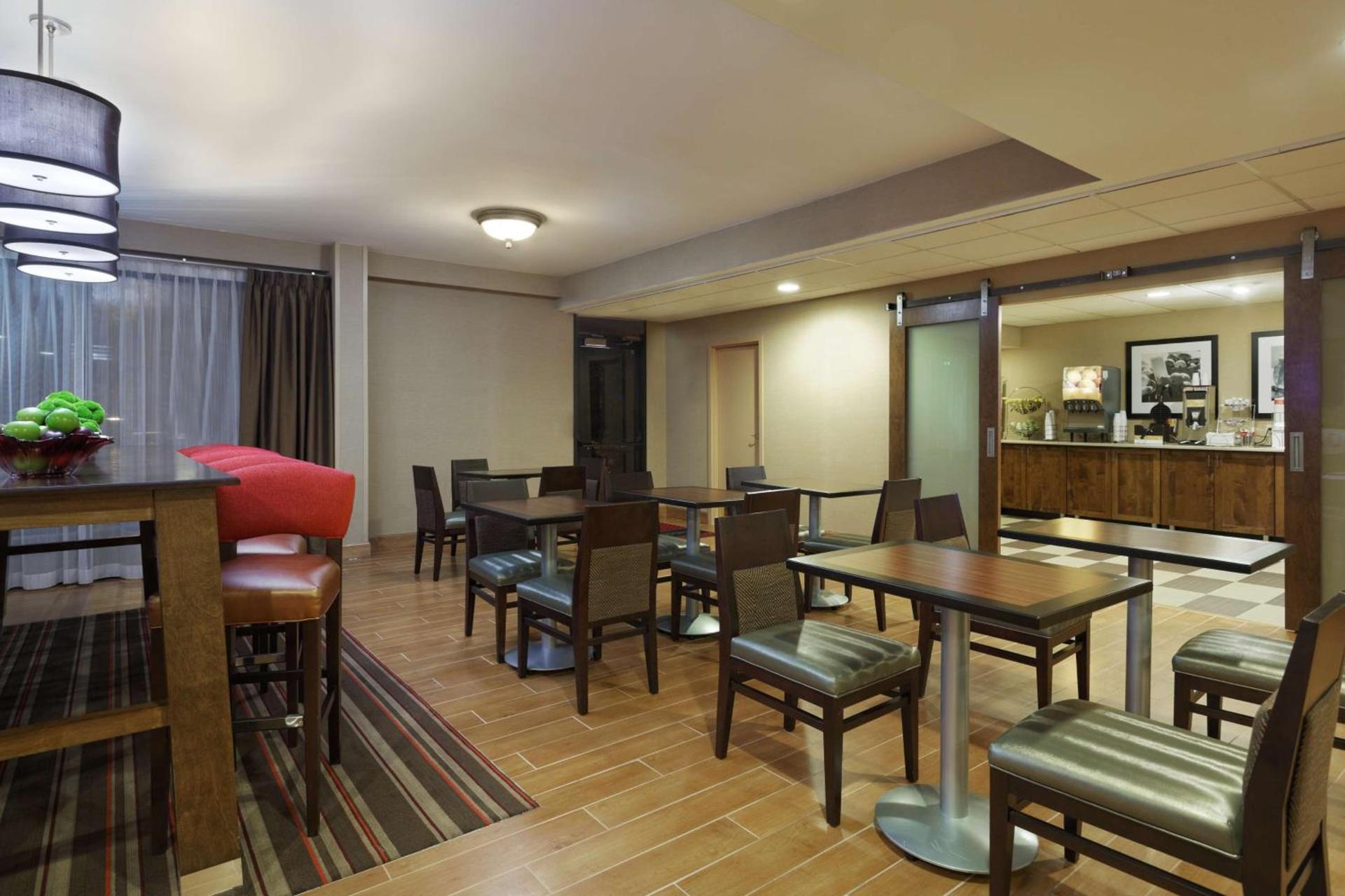 Hampton Inn Raleigh Cary photo 5