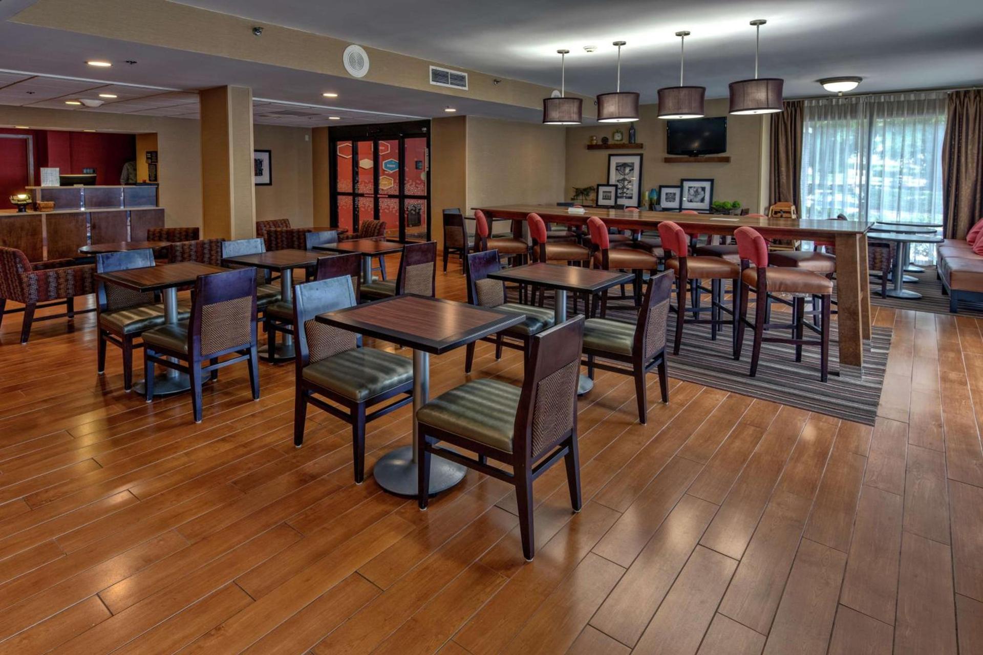Hampton Inn Raleigh Cary photo 4